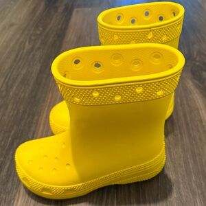 Crocs Unisex Classic Rain Boot (youth, size 1)